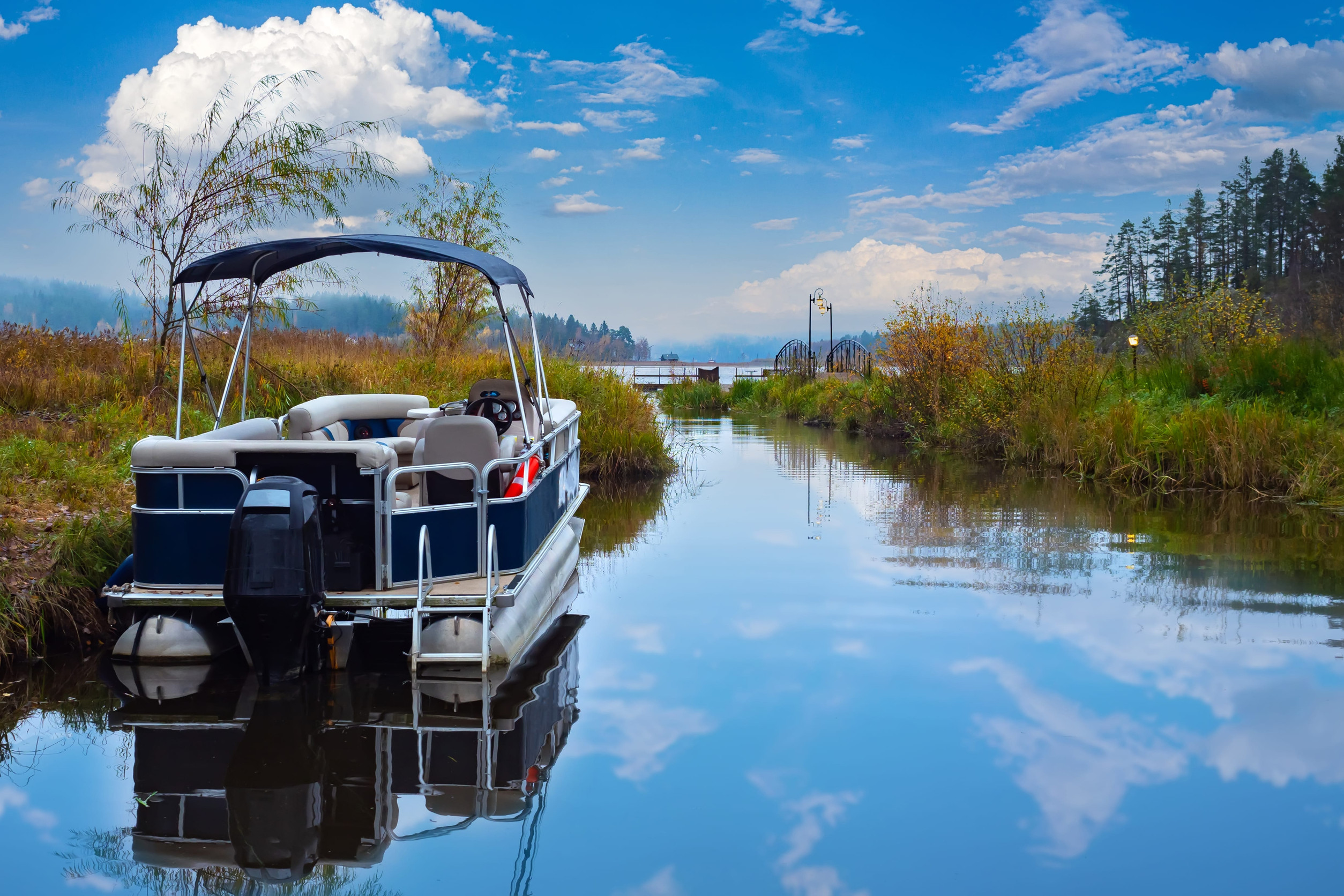 Pontoon Boat Lifts: Find the Right Size for Your Boat